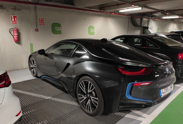 BMW i8