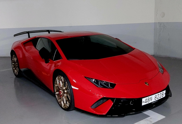 Lamborghini Huracán LP640-4 Performante