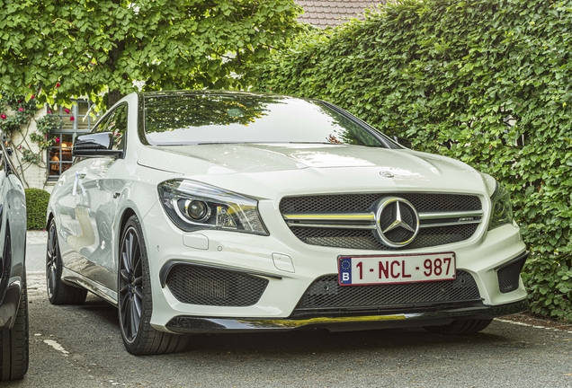 Mercedes-Benz CLA 45 AMG Shooting Brake