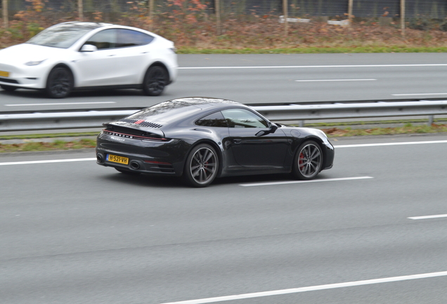 Porsche 992 Carrera 4S