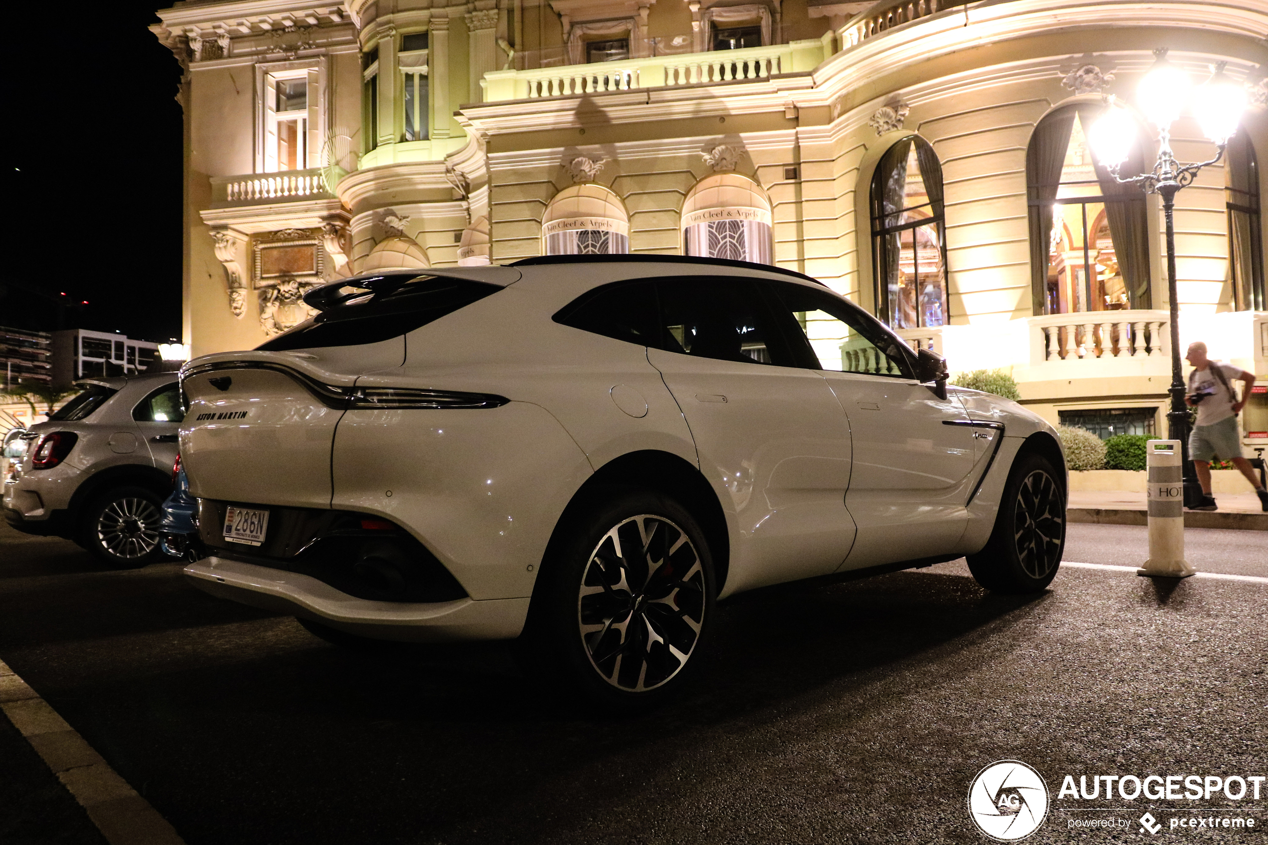 Aston Martin DBX