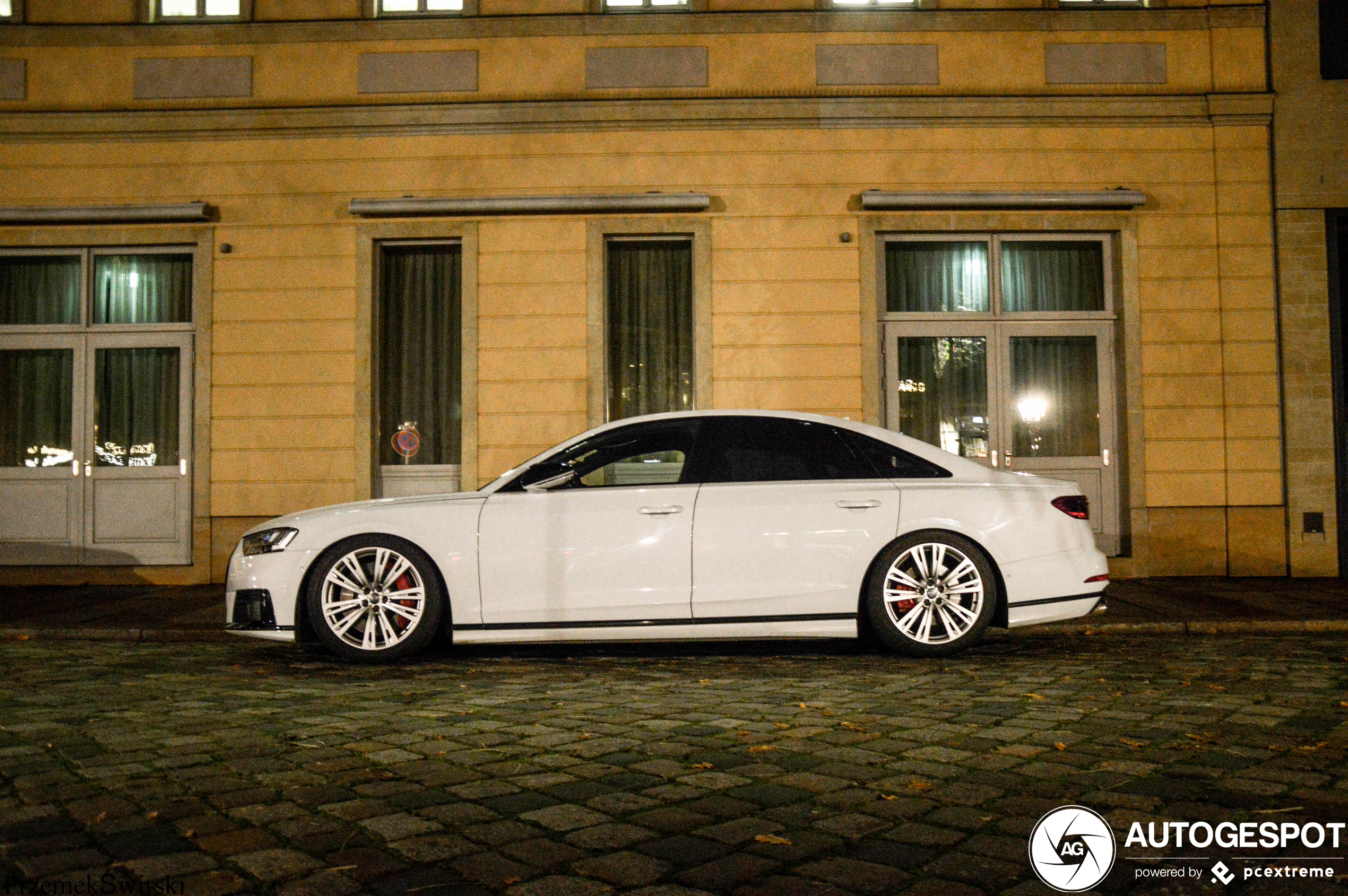 Audi S8 D5