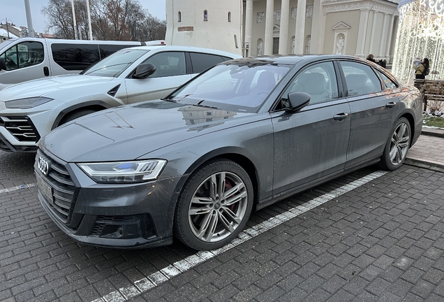 Audi S8 D5