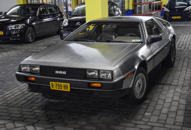 DeLorean DMC-12