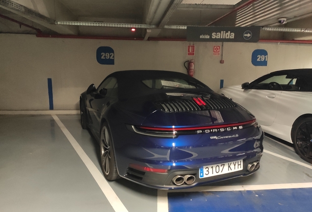 Porsche 992 Carrera 4S Cabriolet