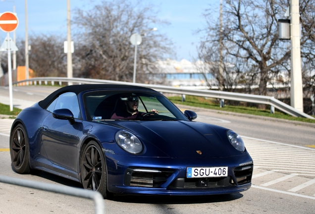 Porsche 992 Carrera 4S Cabriolet