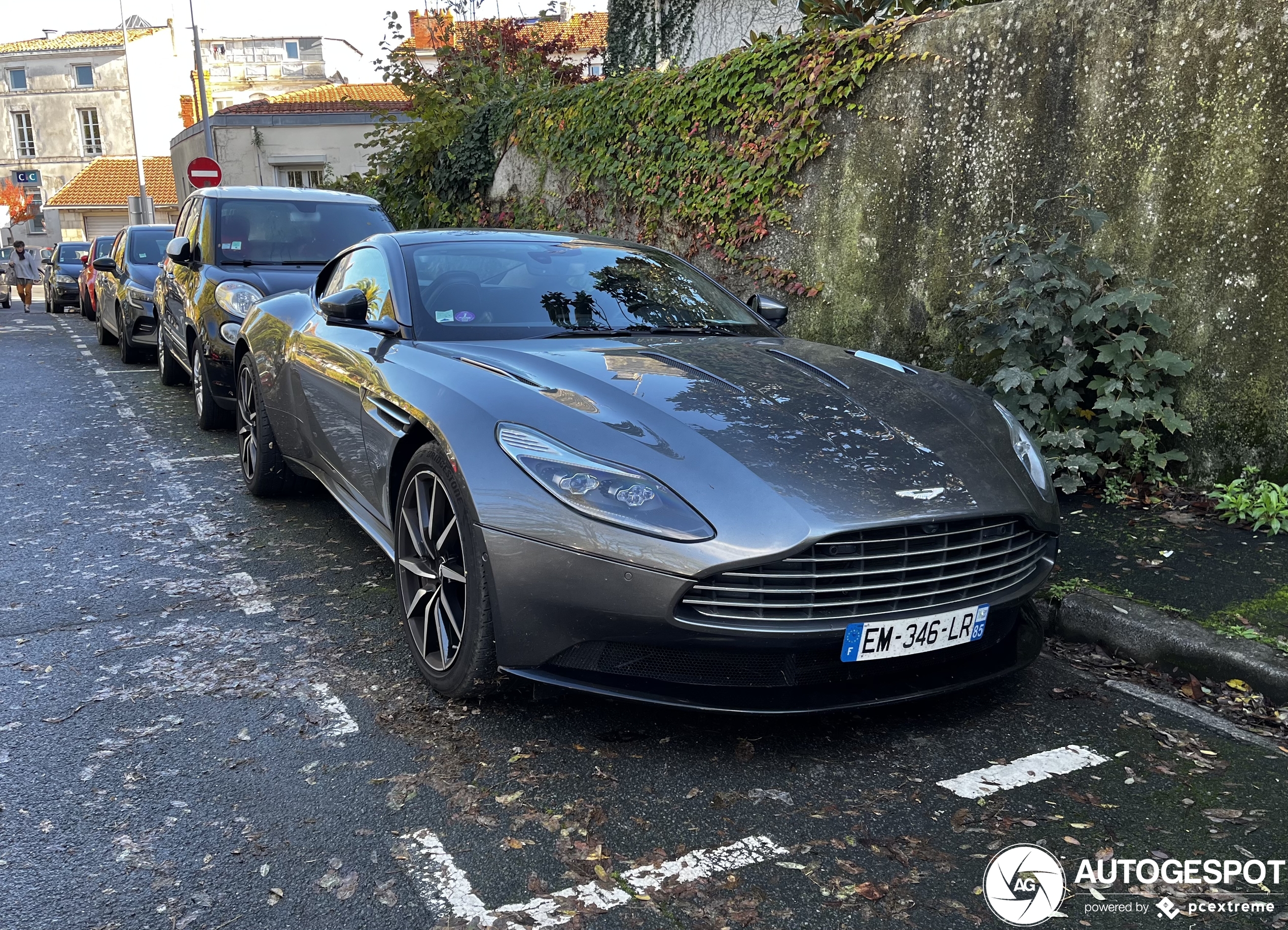 Aston Martin DB11