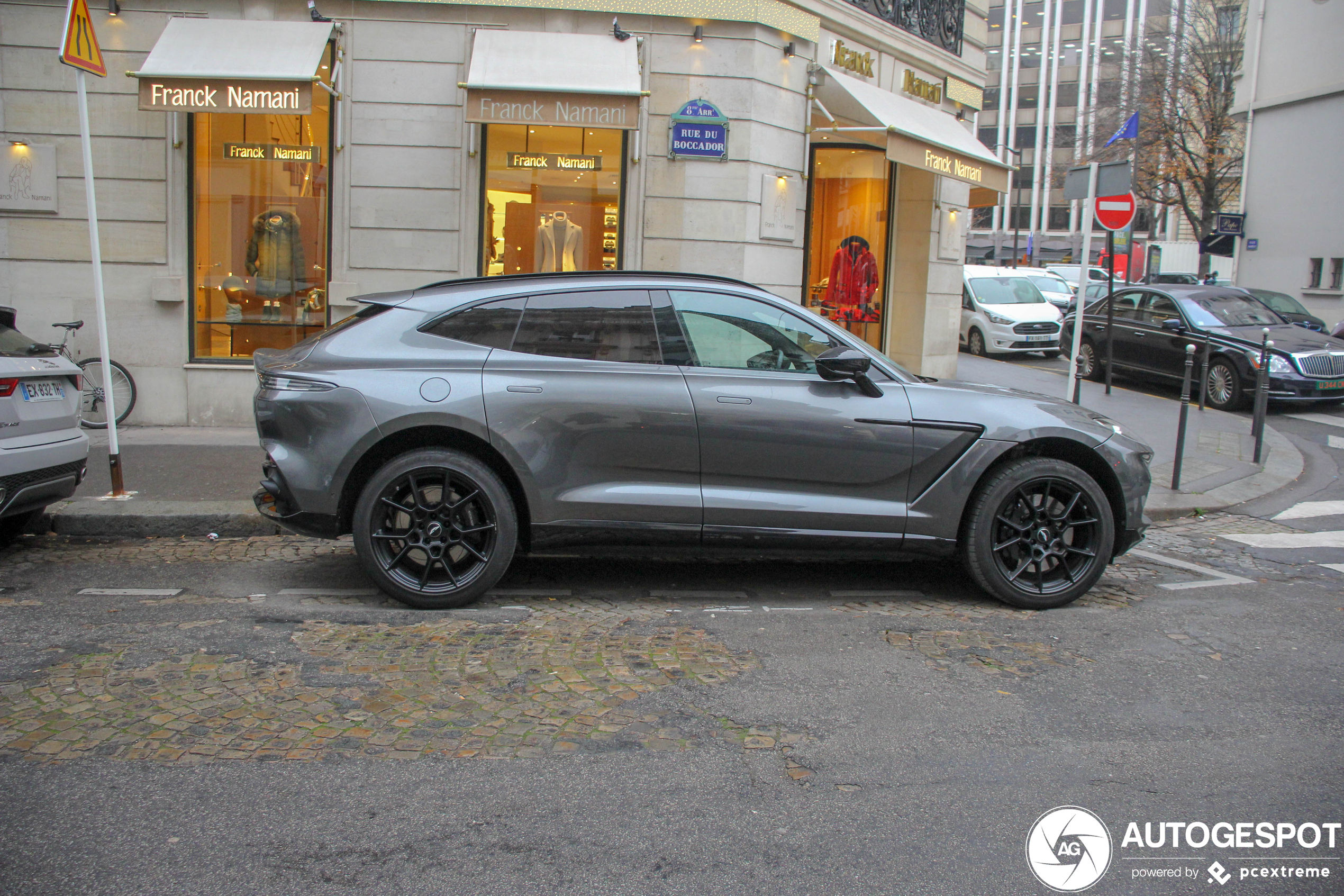 Aston Martin DBX