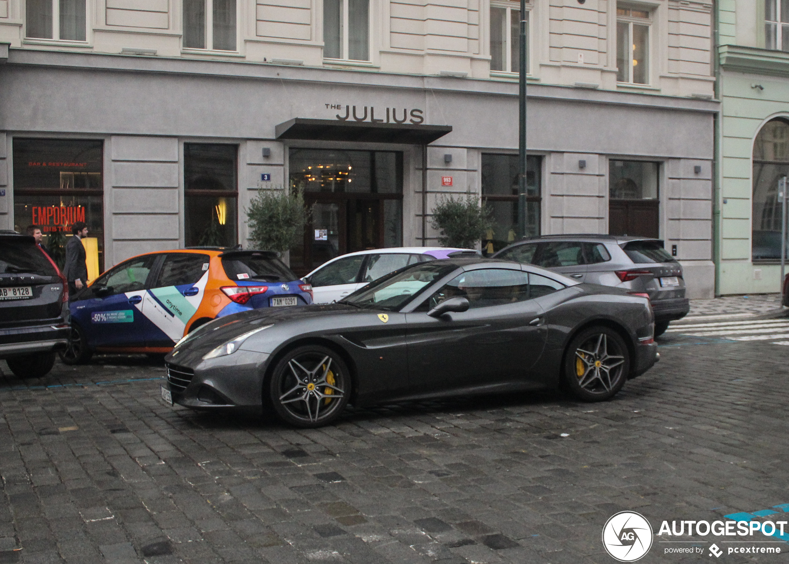 Ferrari California T