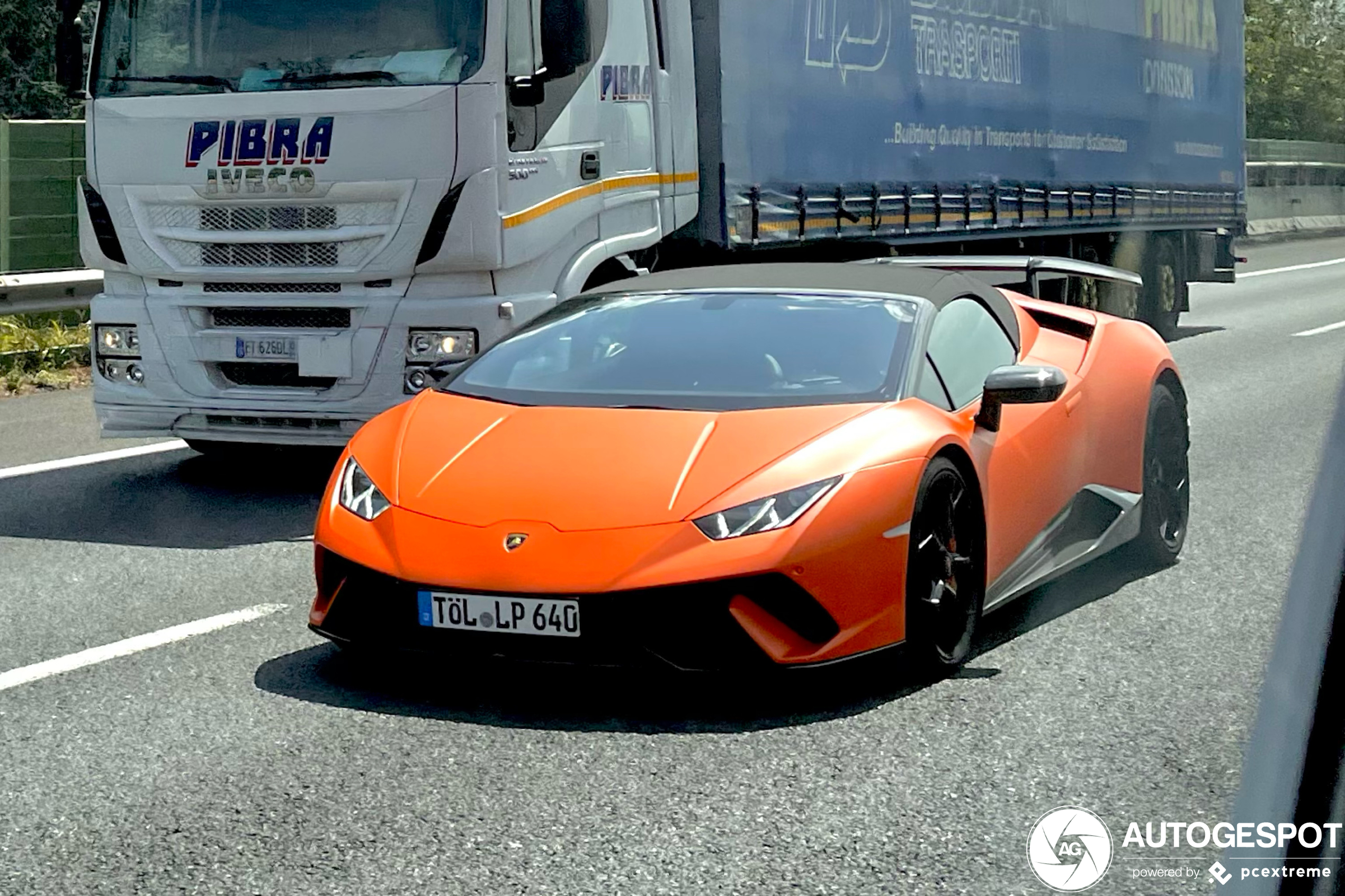 Lamborghini Huracán LP640-4 Performante Spyder