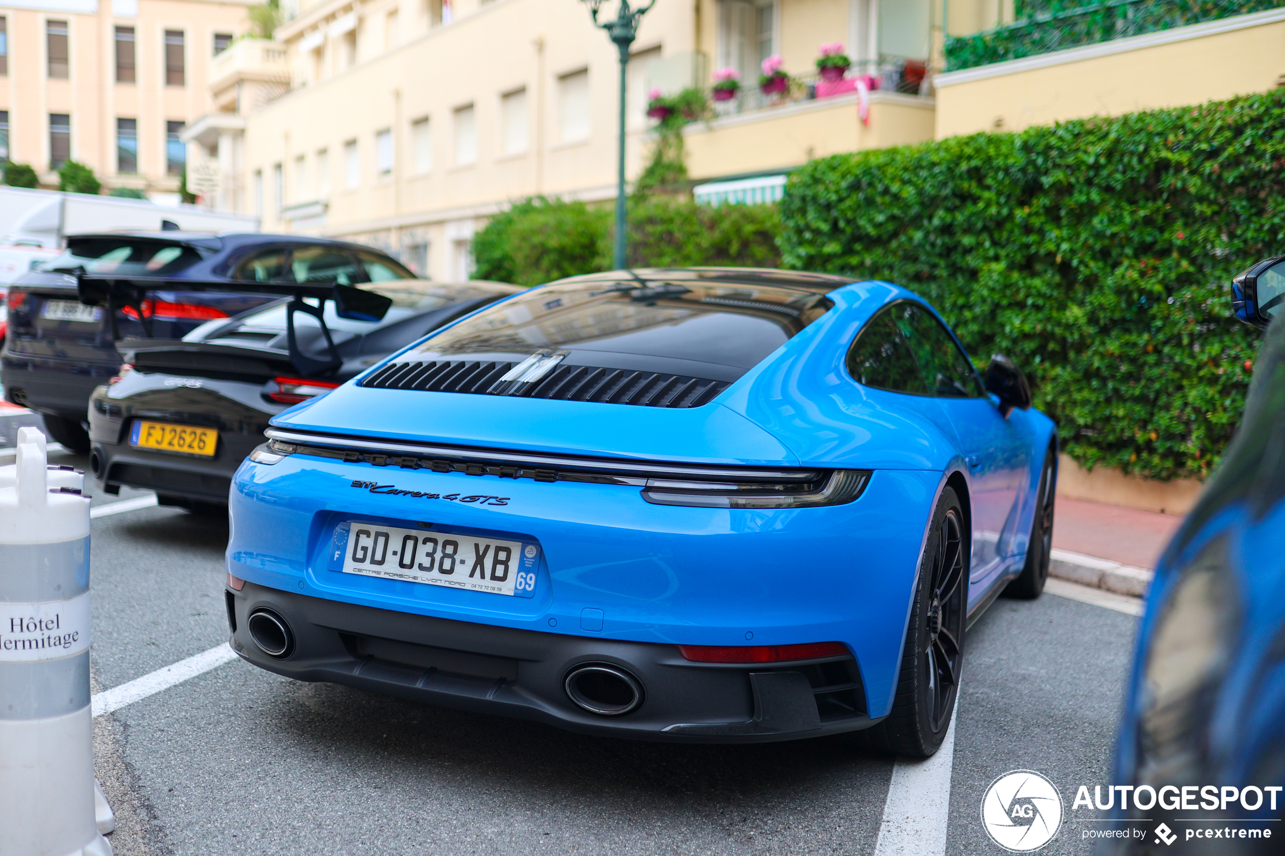 Porsche 992 Carrera 4 GTS