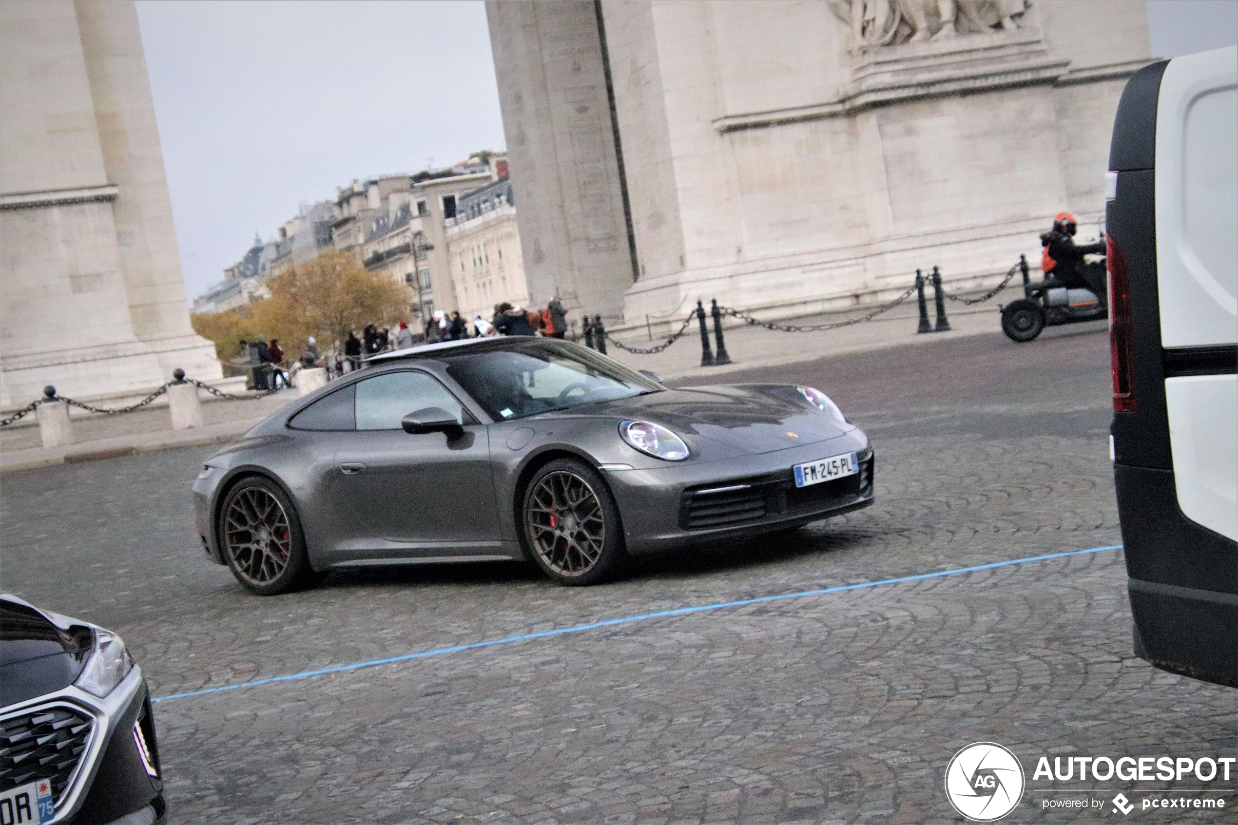 Porsche 992 Carrera 4S