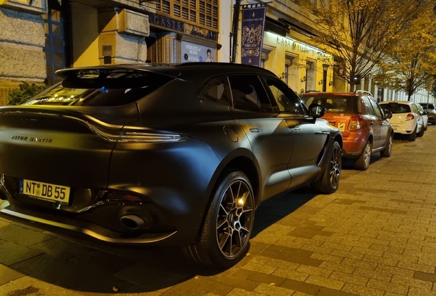 Aston Martin DBX