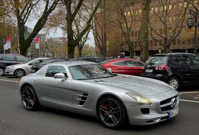 Mercedes-Benz SLS AMG