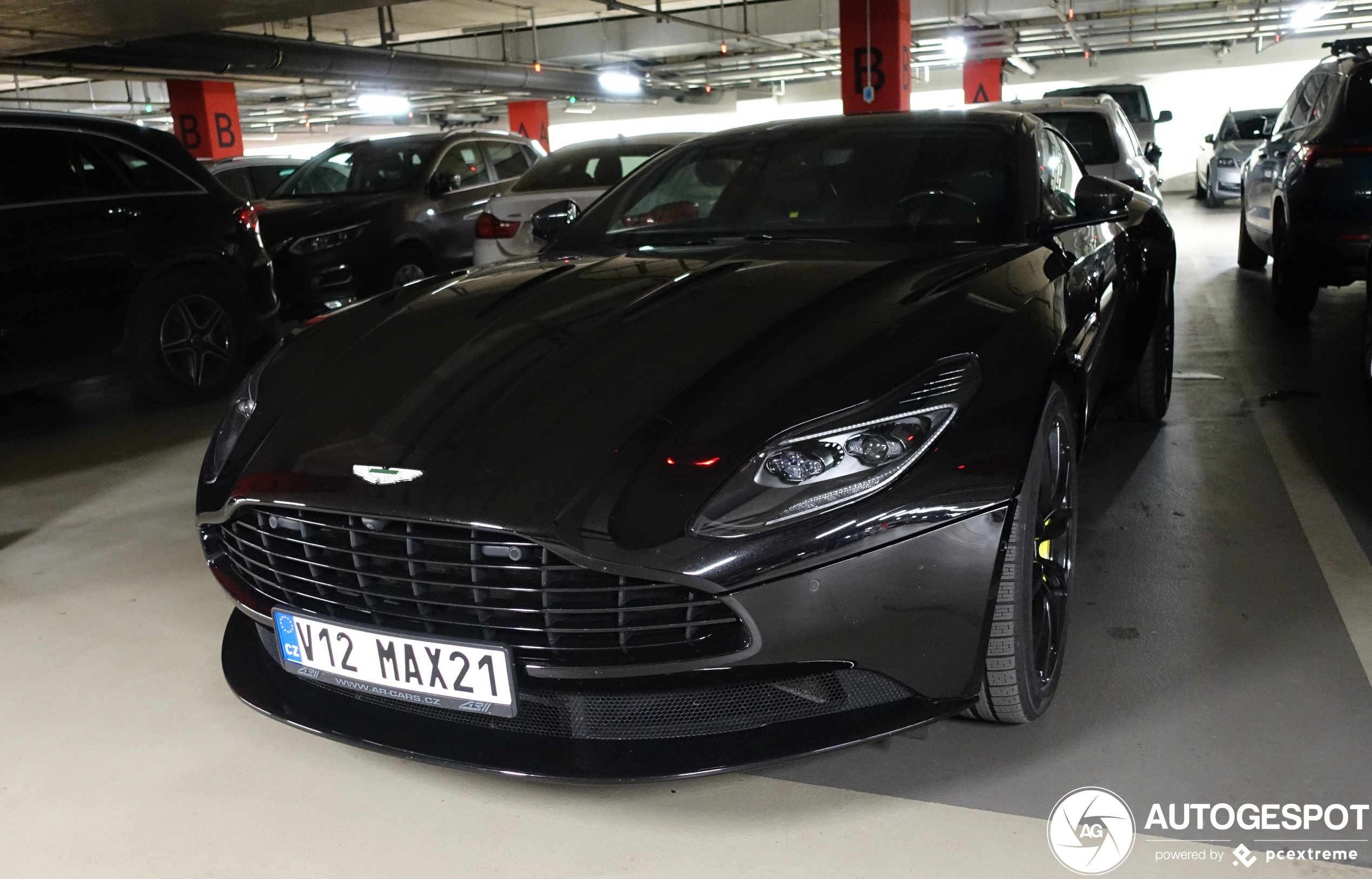 Aston Martin DB11 AMR