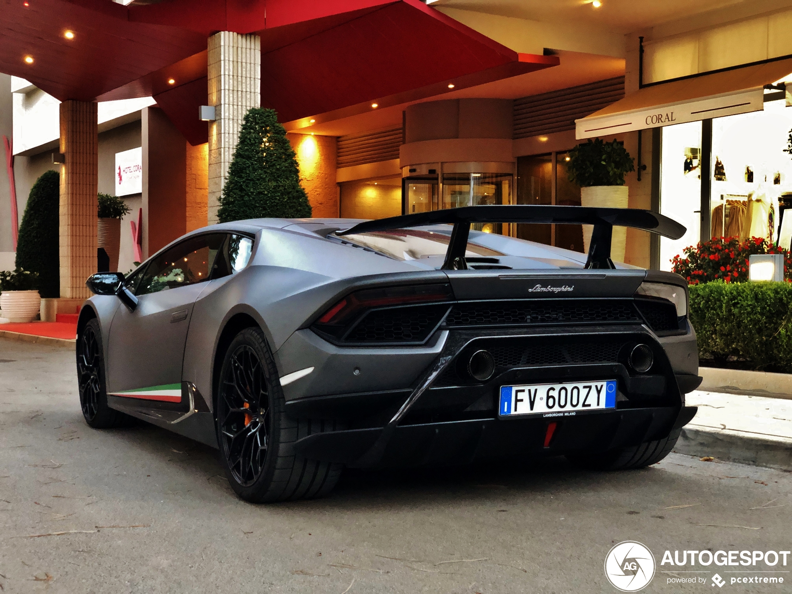 Lamborghini Huracán LP640-4 Performante