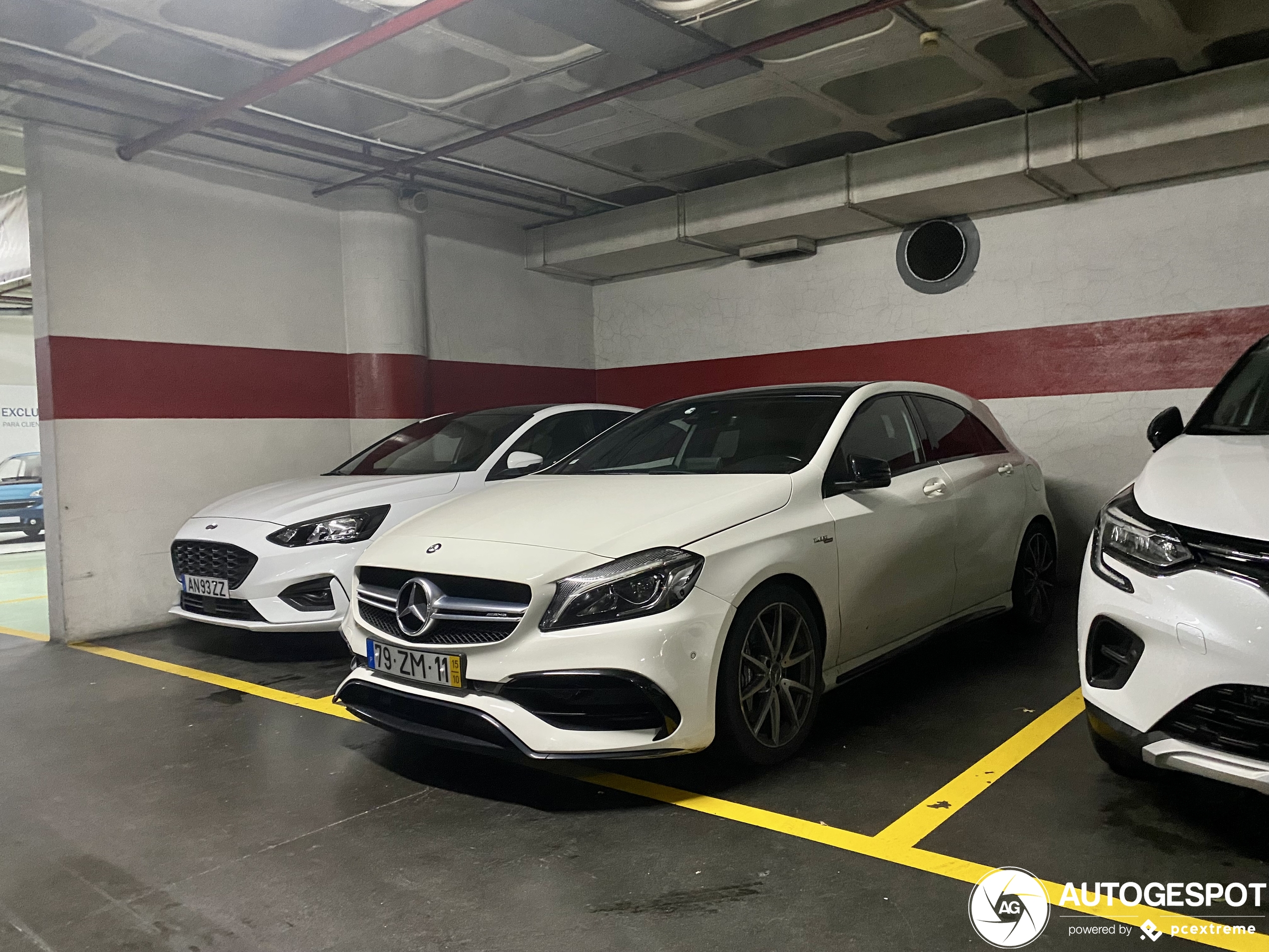 Mercedes-AMG A 45 W176 2015