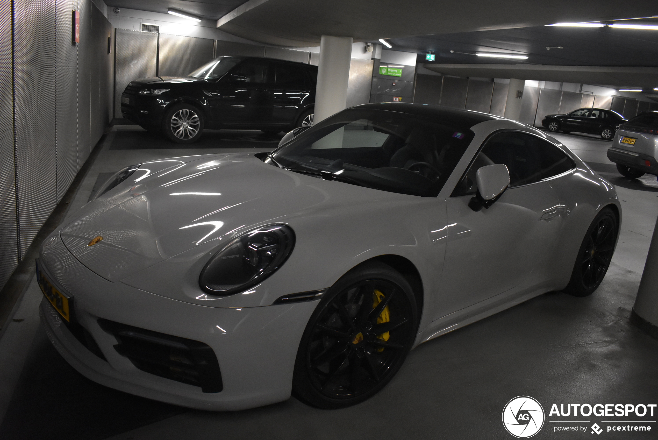 Porsche 992 Carrera 4S