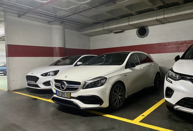 Mercedes-AMG A 45 W176 2015