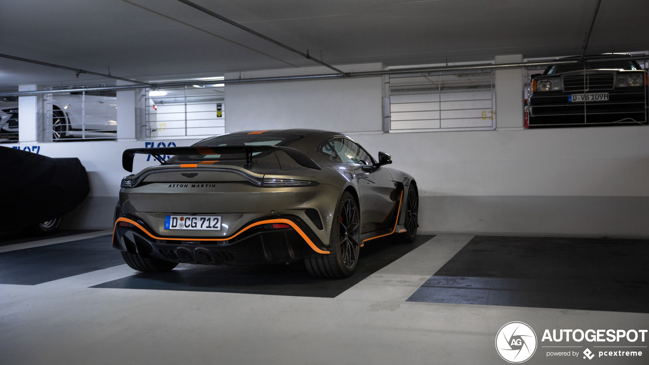 Aston Martin V12 Vantage 2023