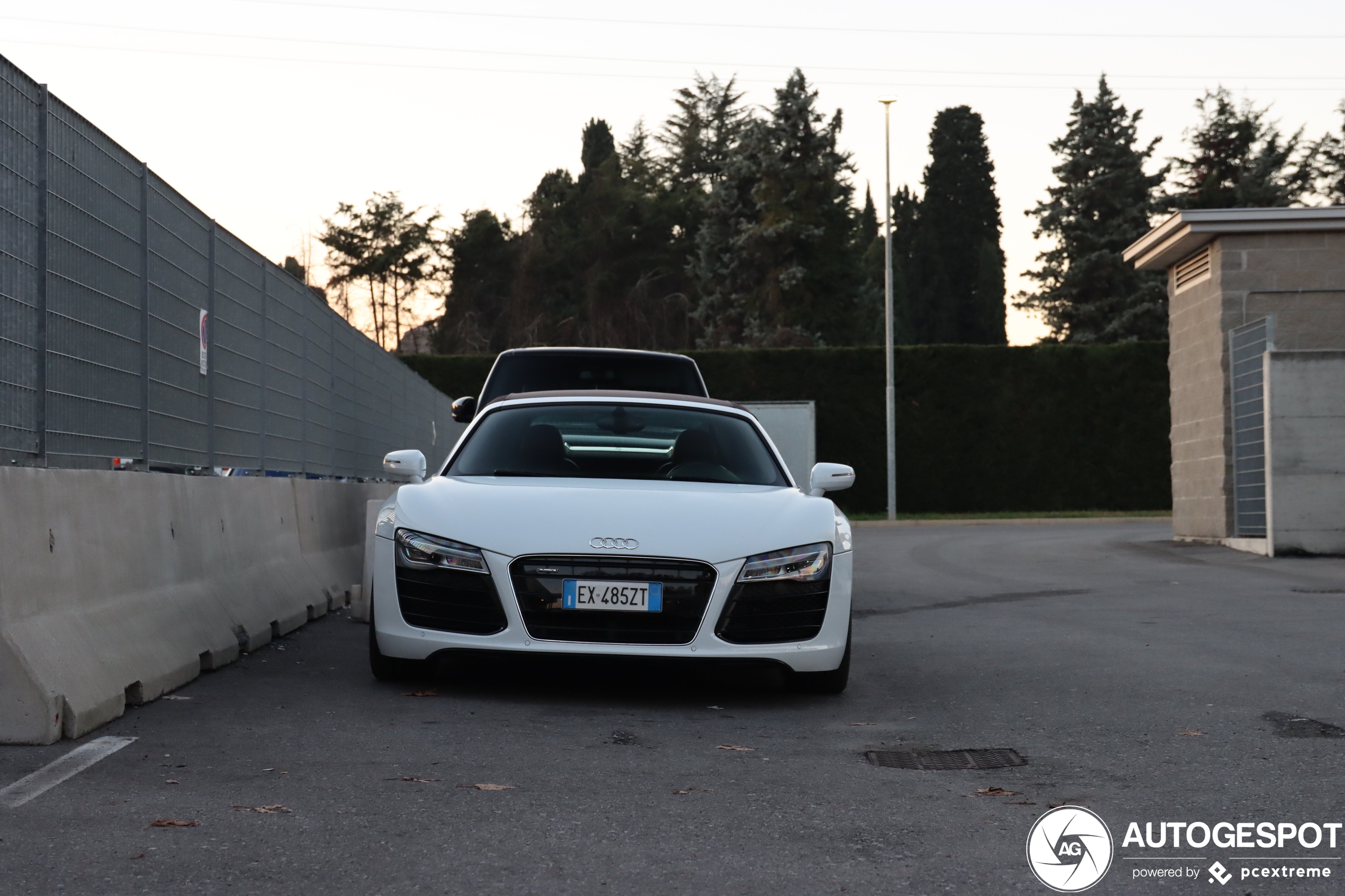 Audi R8 V8 Spyder 2013