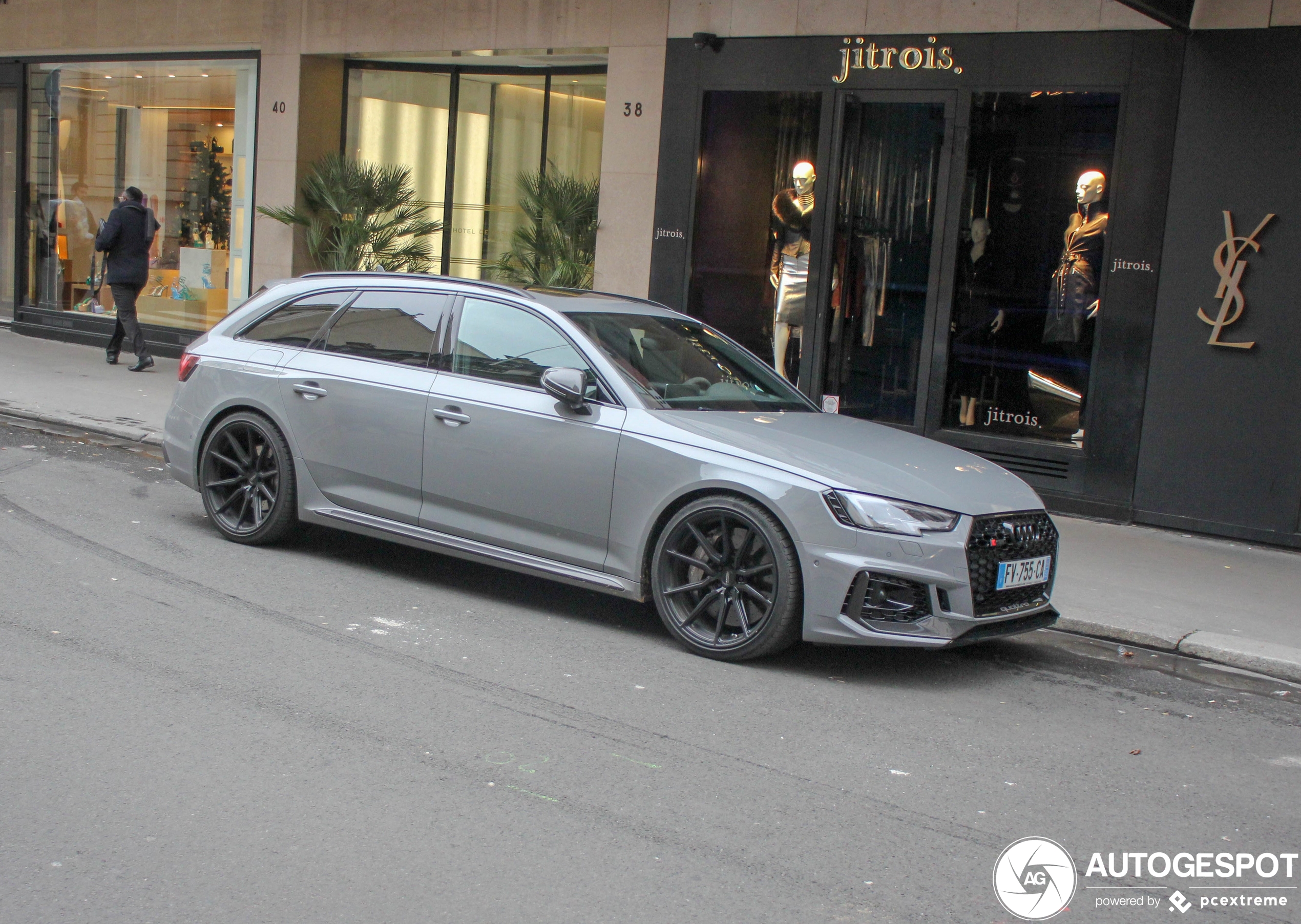 Audi RS4 Avant B9