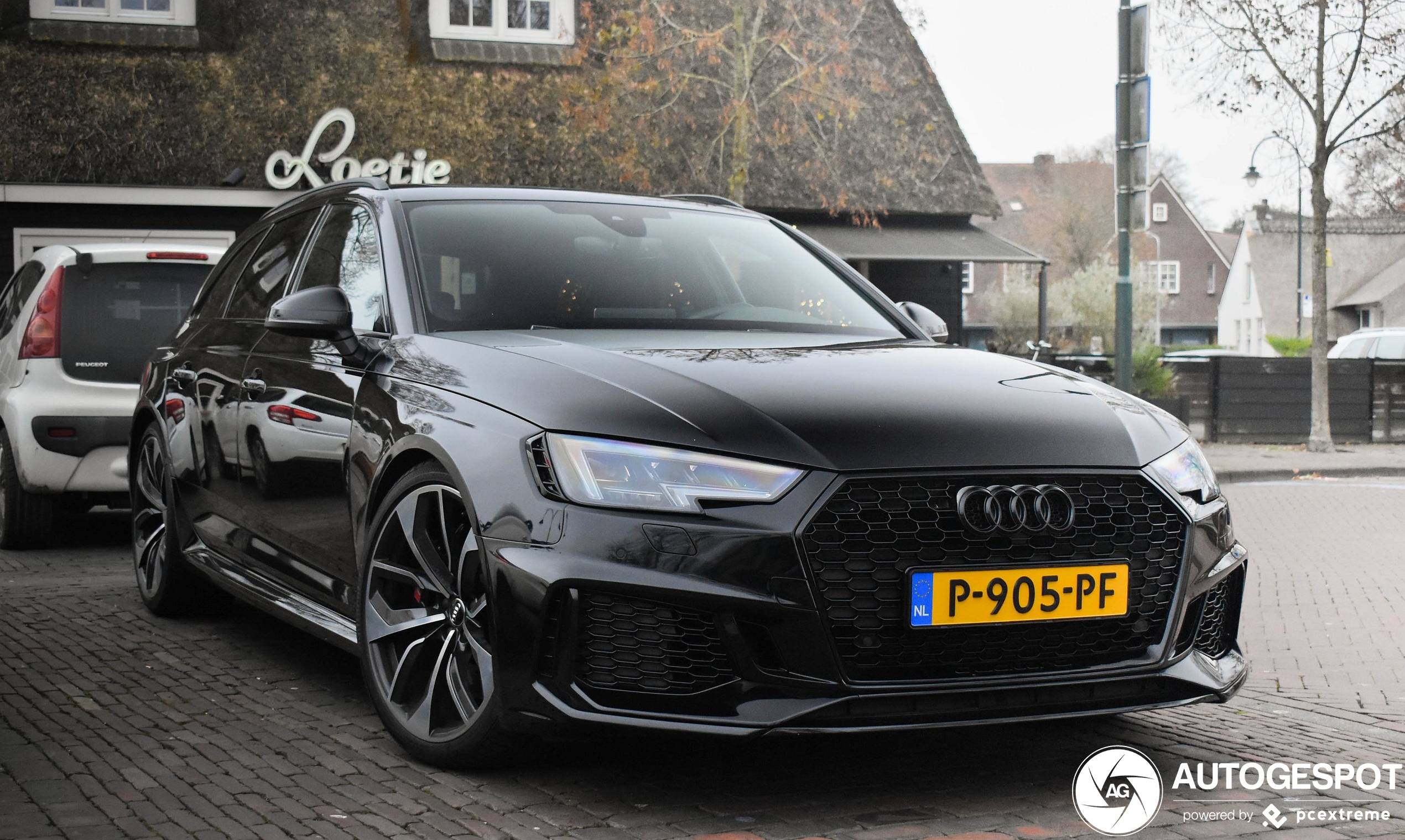 Audi RS4 Avant B9