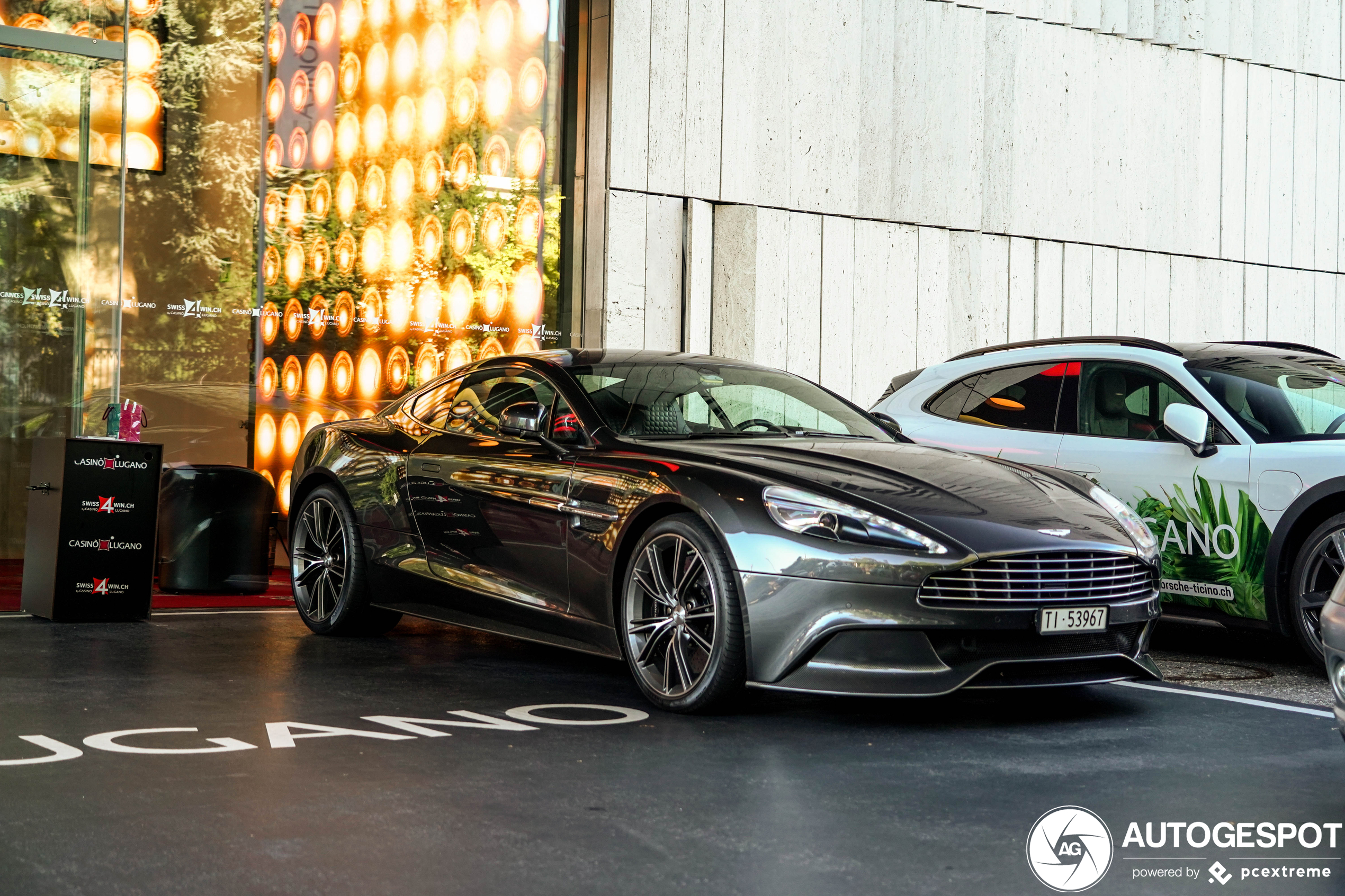 Aston Martin Vanquish 2013