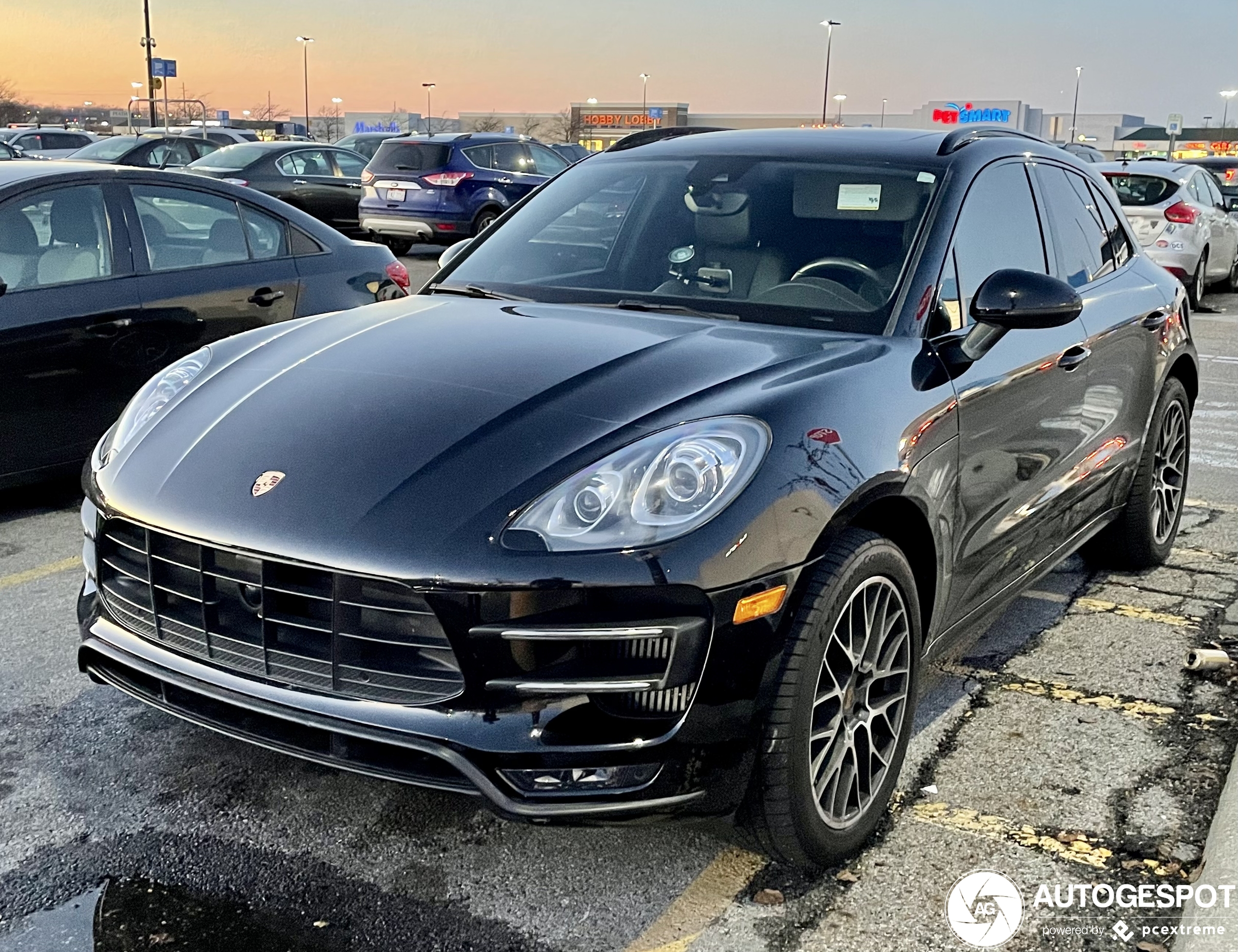 Porsche 95B Macan Turbo