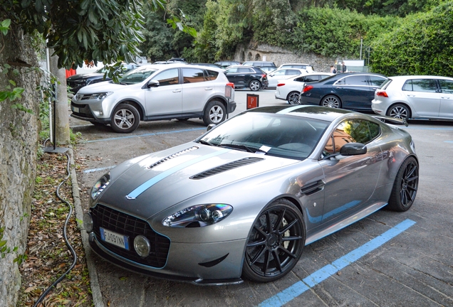 Aston Martin V8 Vantage S