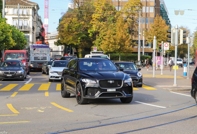 Jaguar F-PACE SVR