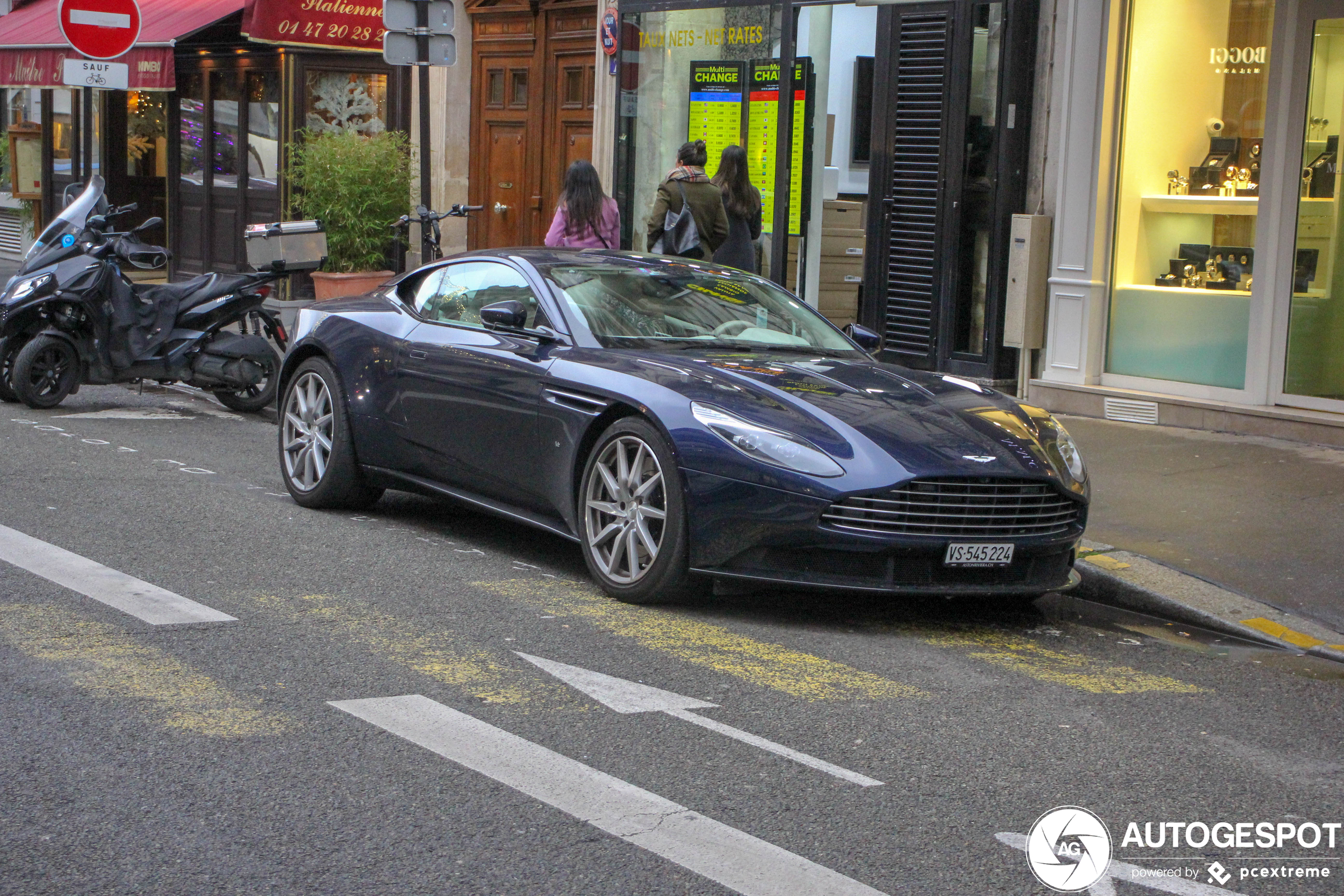 Aston Martin DB11