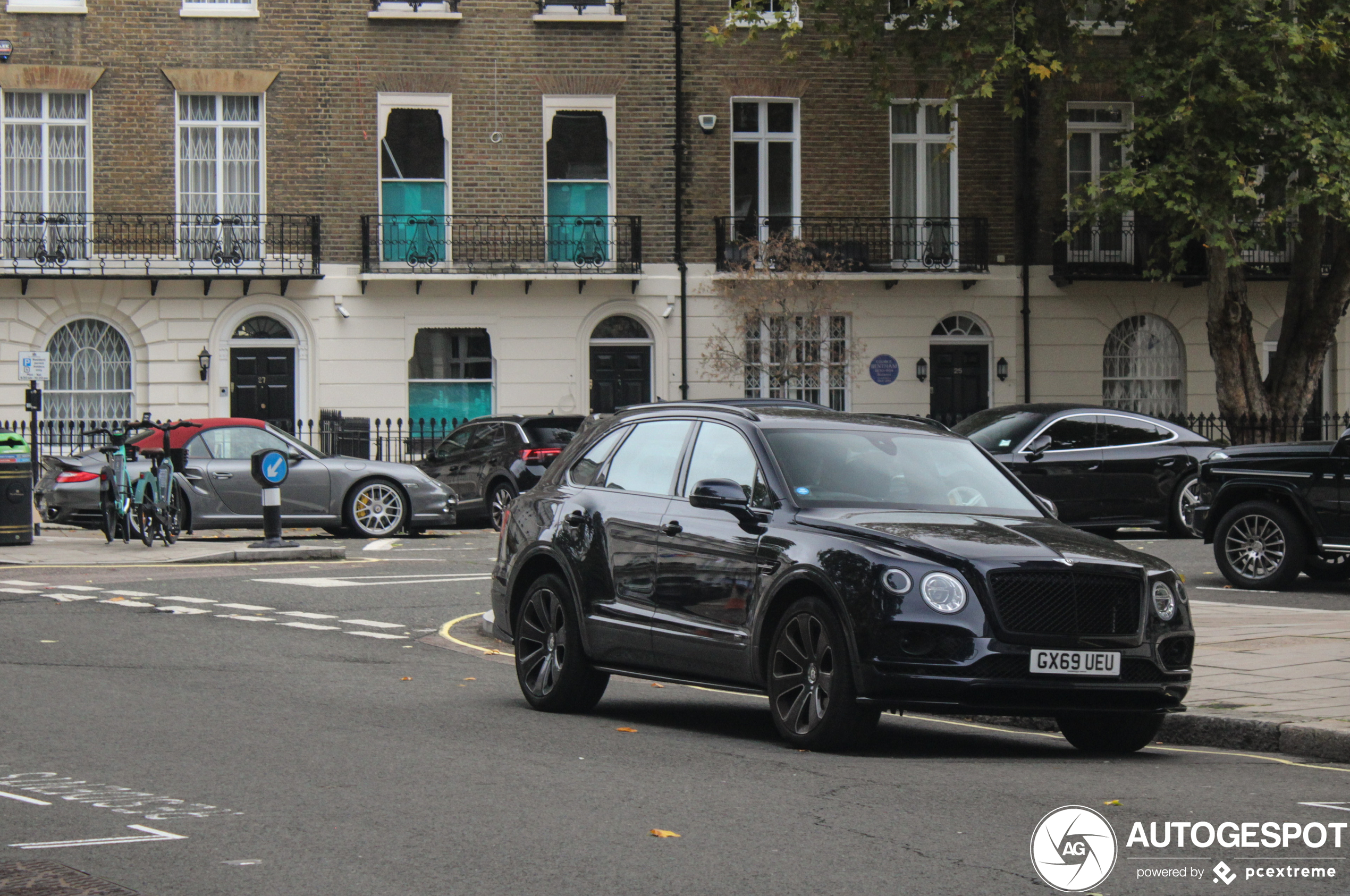 Bentley Bentayga V8 Design Series