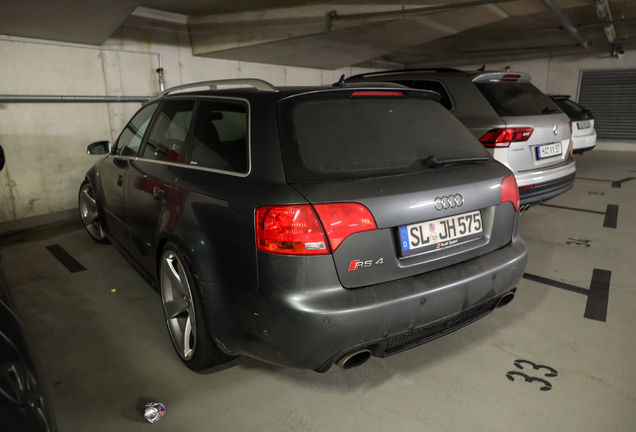 Audi RS4 Avant B7