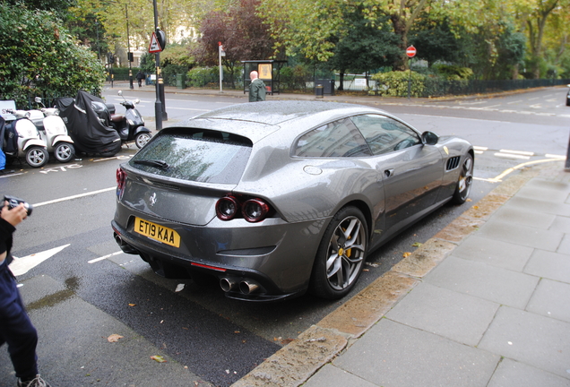 Ferrari GTC4Lusso T