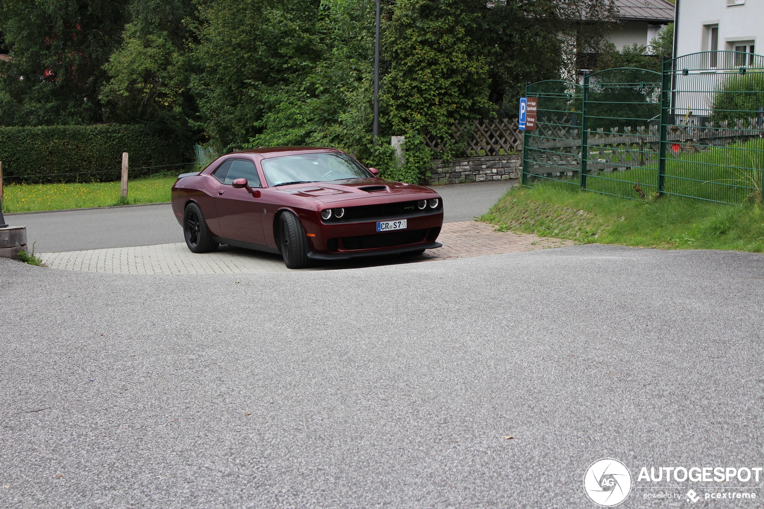 Dodge Challenger SRT Hellcat