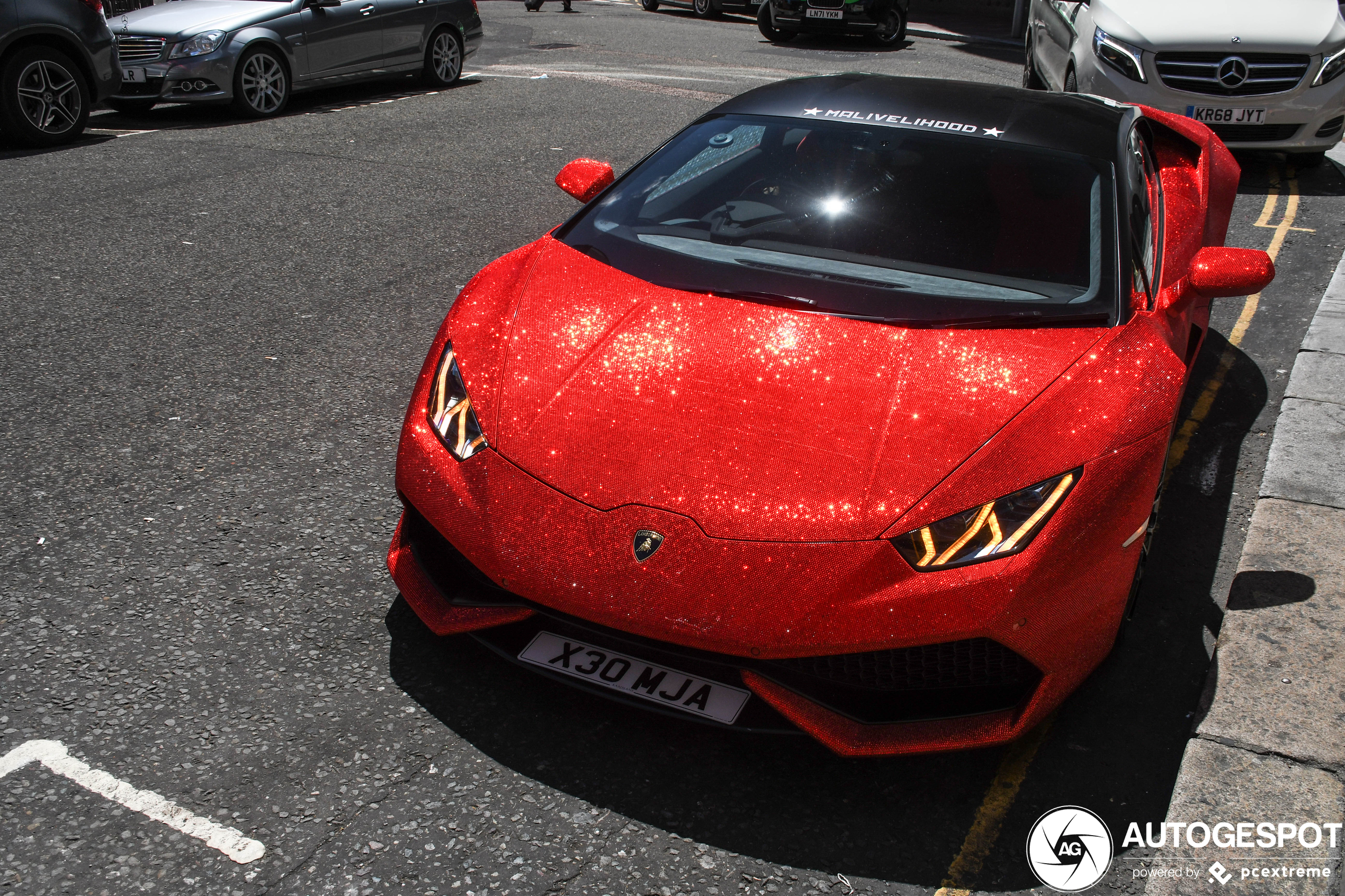 Bizarre wrap staat de Hurac&aacute;n verrassend goed