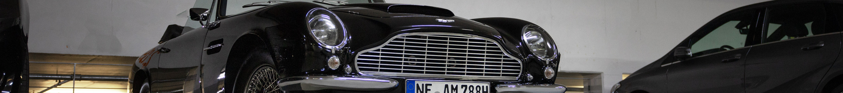 Aston Martin DB6 Vantage Volante