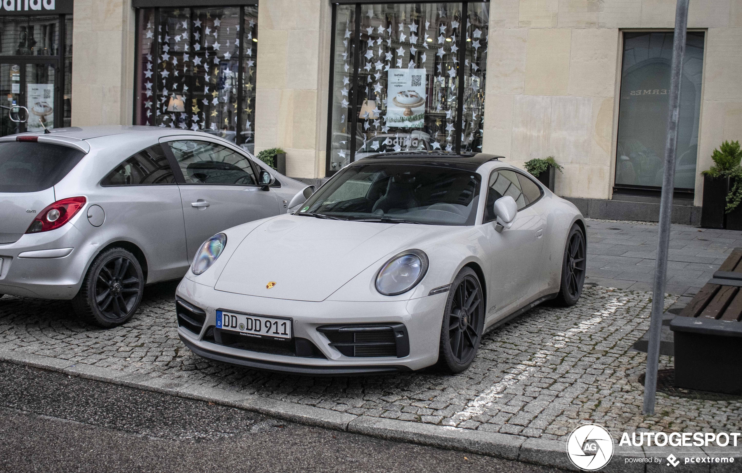 Porsche 992 Carrera GTS