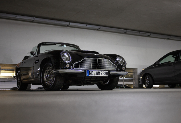 Aston Martin DB6 Vantage Volante