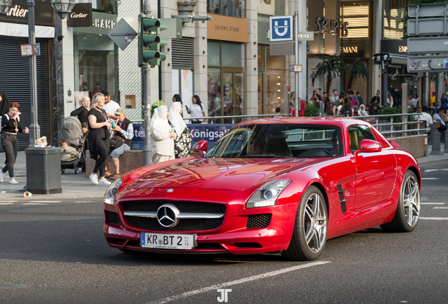 Mercedes-Benz SLS AMG