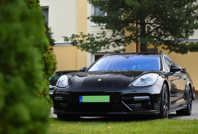 Porsche 971 Panamera Turbo S E-Hybrid