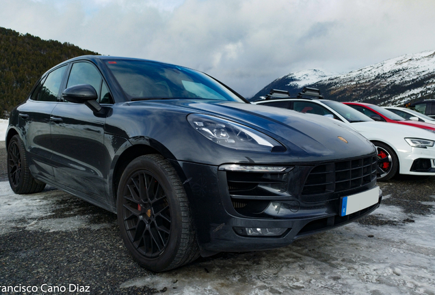 Porsche 95B Macan GTS