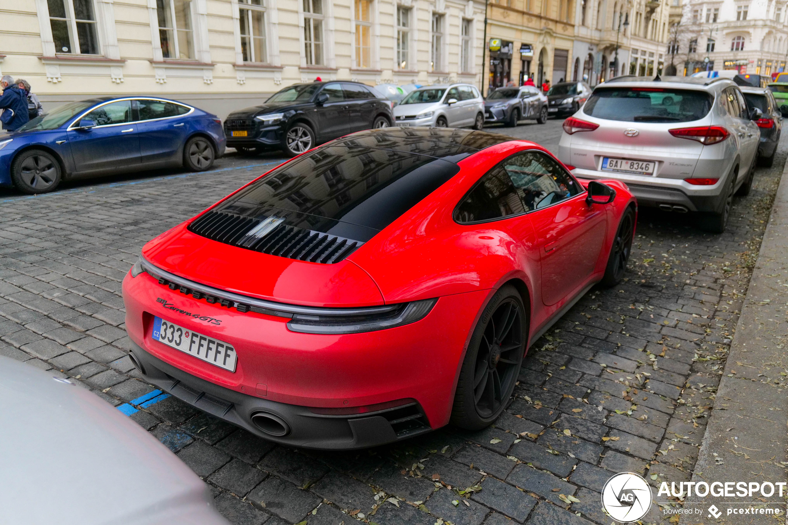 Porsche 992 Carrera 4 GTS