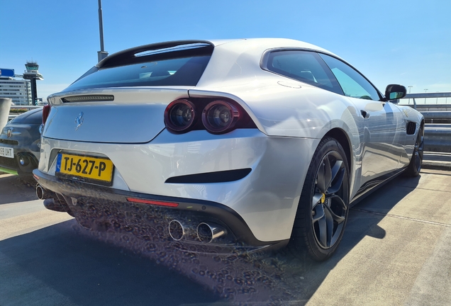 Ferrari GTC4Lusso T