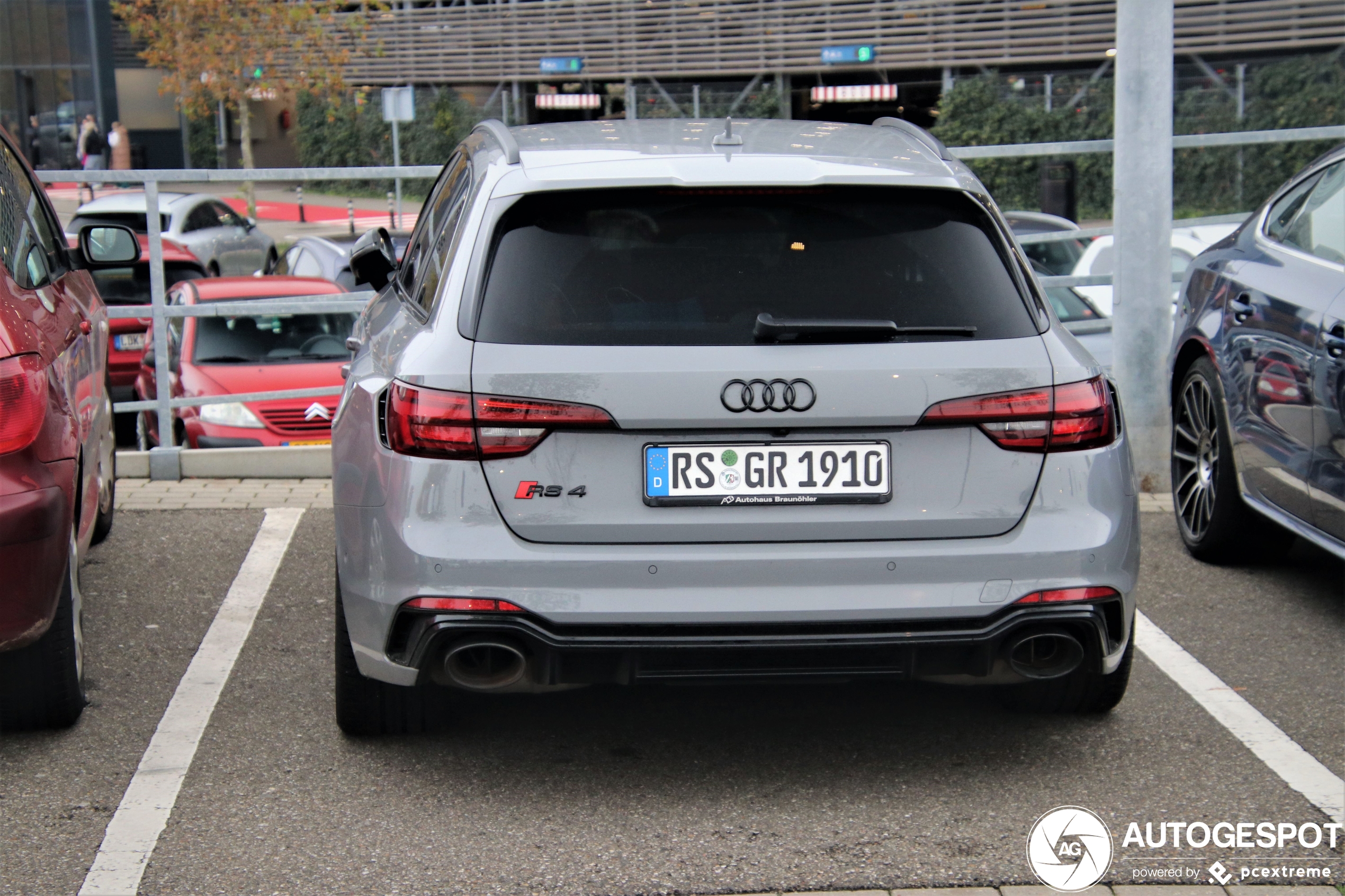 Audi RS4 Avant B9