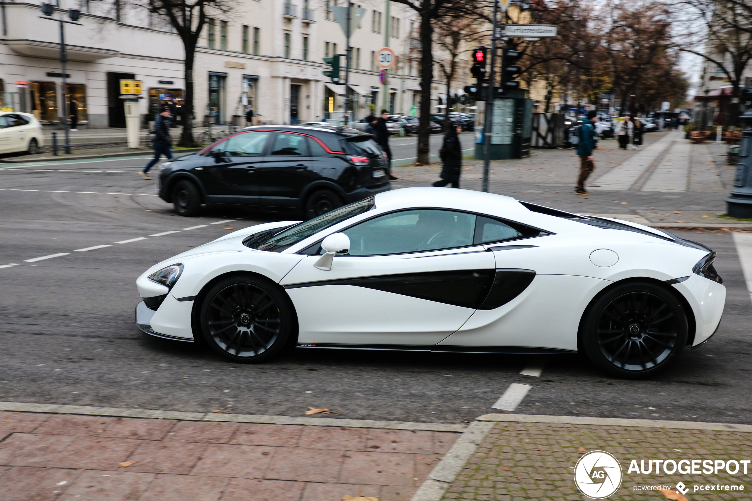 McLaren 570S