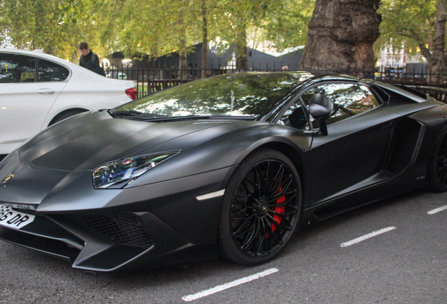 Lamborghini Aventador LP750-4 SuperVeloce Roadster