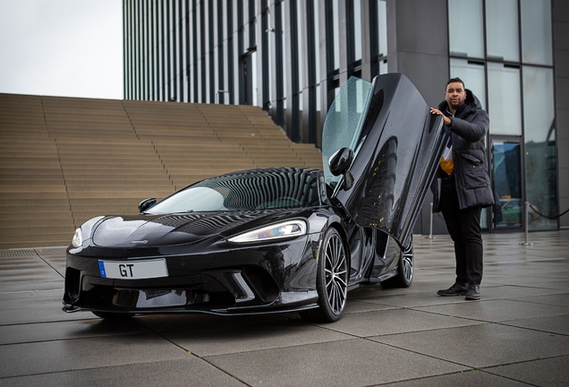 McLaren GT