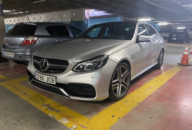 Mercedes-Benz E 63 AMG S W212